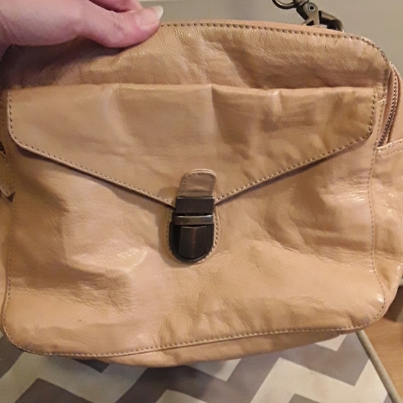 EUC beige leather 'Hibou' box bag - Picture 2 of 8